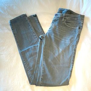 Great fitting, low-rise Closed brand grey jeans